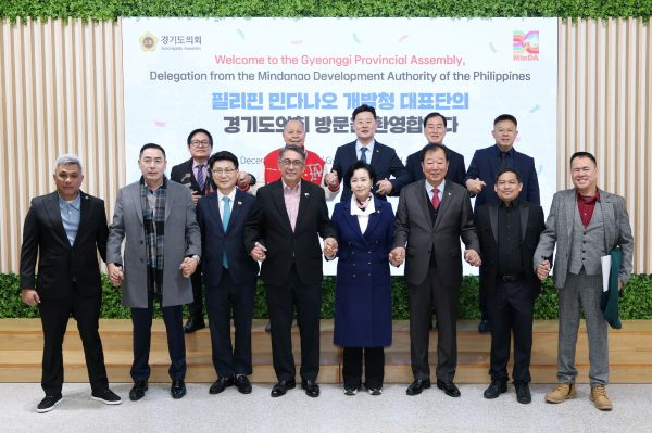 정윤경 부의장, 필리핀 민다나오 개발청 대표단 첫 방문 환대.jpg